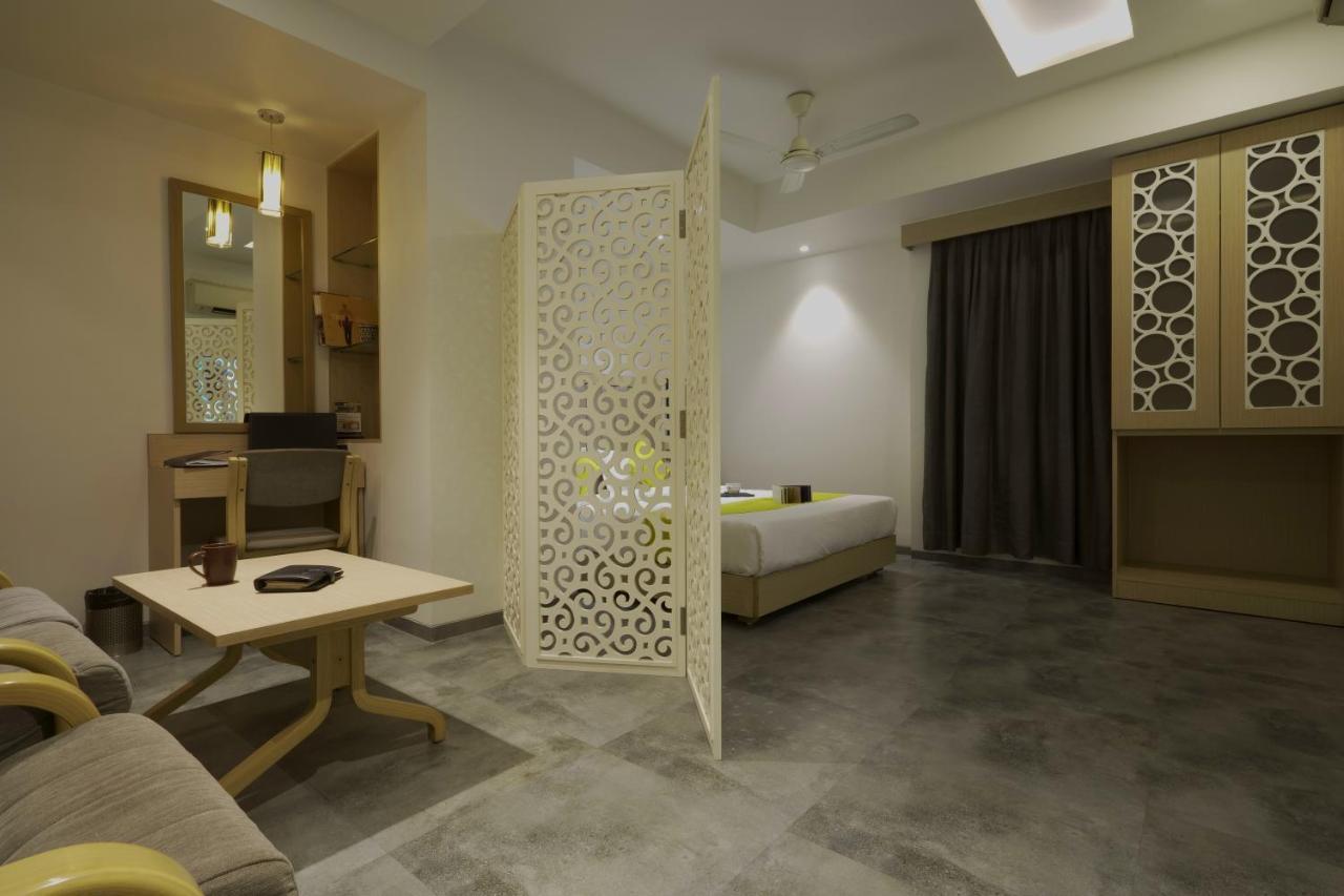 Sifat International 3* Surat