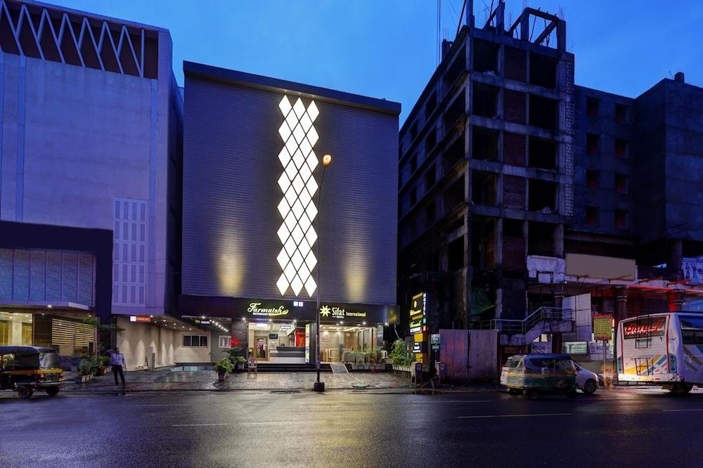 Sifat International 3* Surat